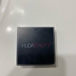 Huda Beauty Tantour Contour & Bronzer Cream Light